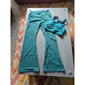L TOP/XL BOTTOM Teal Blue Flare Leggings & Criss-Cross Sports Bra Activewear Set